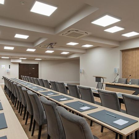 Casa Di Fiore Spa And Medical Hotel, Mineral Pools & Private Beach كرانيفو المظهر الخارجي الصورة The meeting room of the European Economic and Social Committee