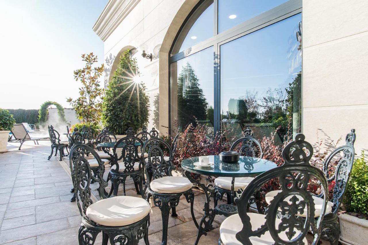 Casa Di Fiore Spa And Medical Hotel, Mineral Pools & Private Beach كرانيفو المظهر الخارجي الصورة The Terrace at the Beverly Hills Hotel