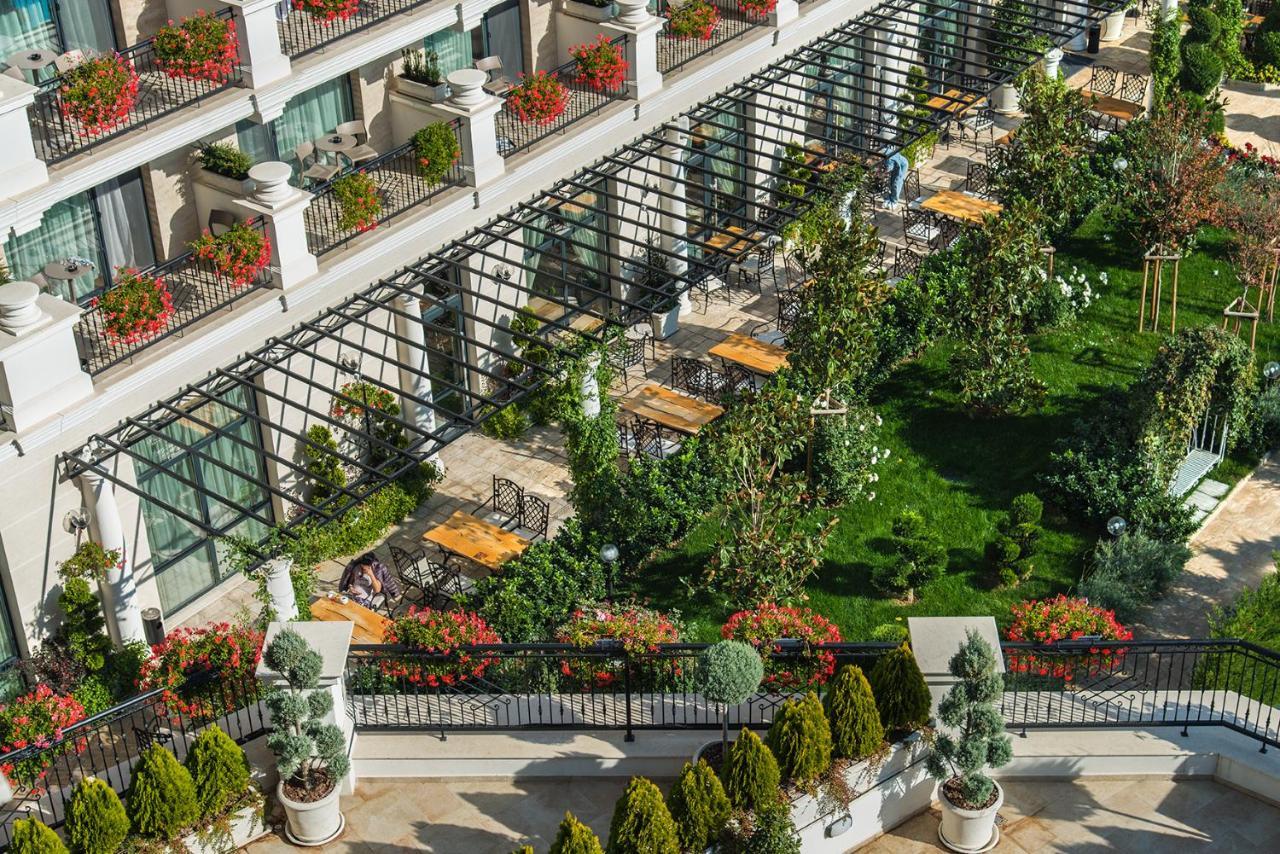 Casa Di Fiore Spa And Medical Hotel, Mineral Pools & Private Beach كرانيفو المظهر الخارجي الصورة The hotel's rooftop garden