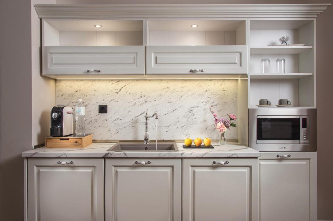 Casa Di Fiore Spa And Medical Hotel, Mineral Pools & Private Beach كرانيفو المظهر الخارجي الصورة A kitchen in a hotel