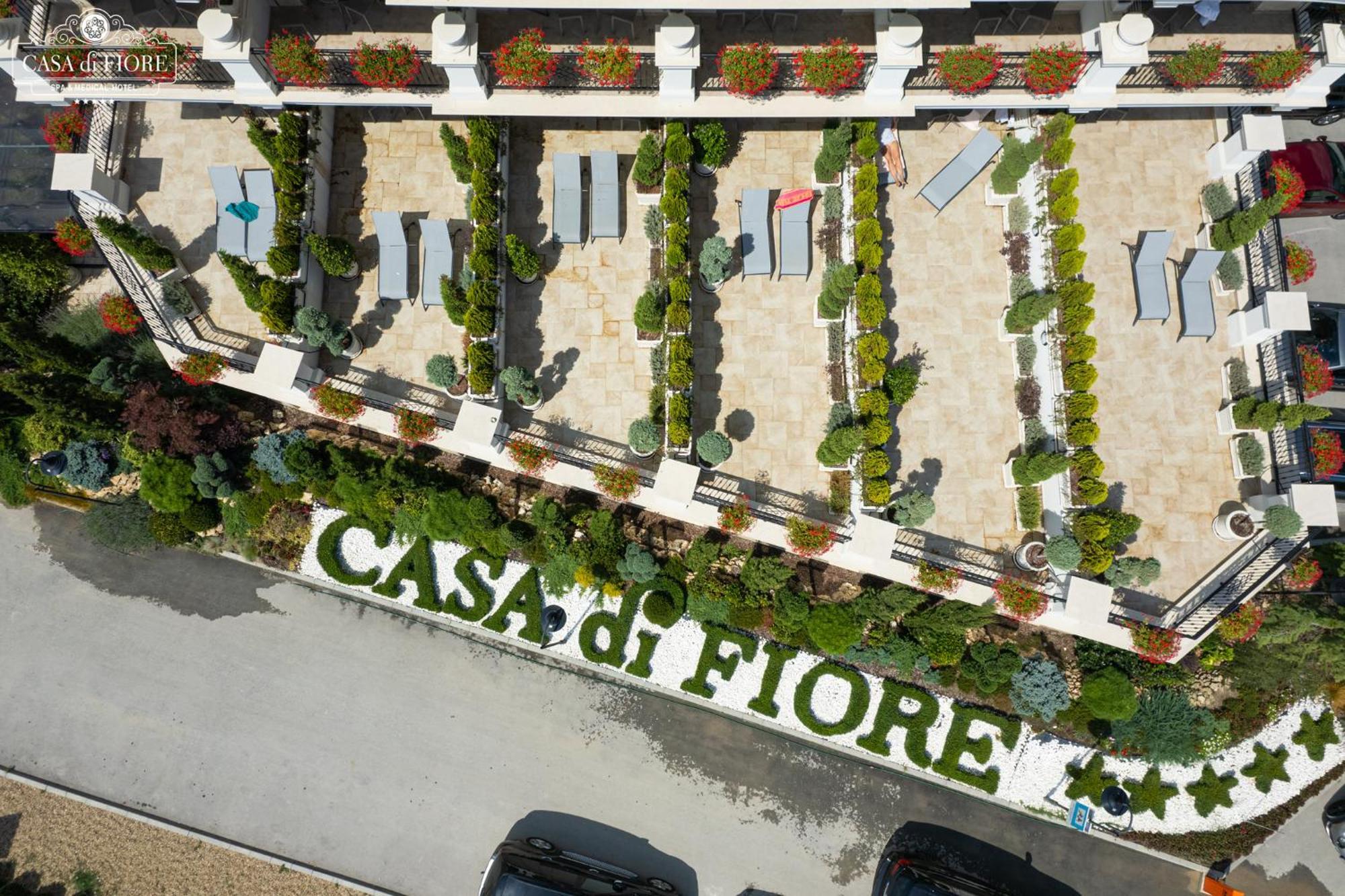 Casa Di Fiore Spa And Medical Hotel, Mineral Pools & Private Beach كرانيفو المظهر الخارجي الصورة Casa Flora